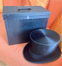 Wunderschöner Zylinder Vintage mit antiker Hutschachtel Grösse 58